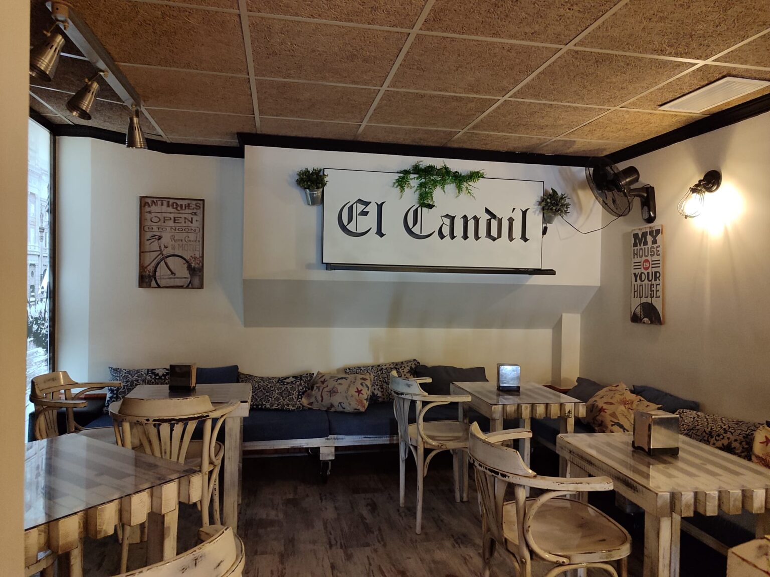 El Candil Café
